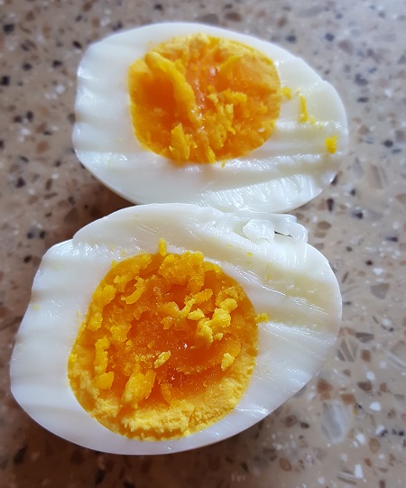 How to Cook a Perfect Hardboiled Egg. And Peel it too!